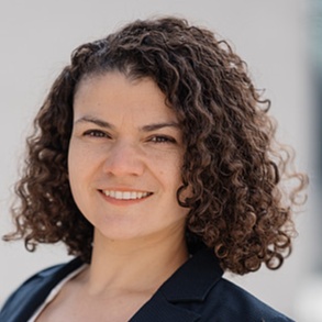 Dr. Adriana Jenisch